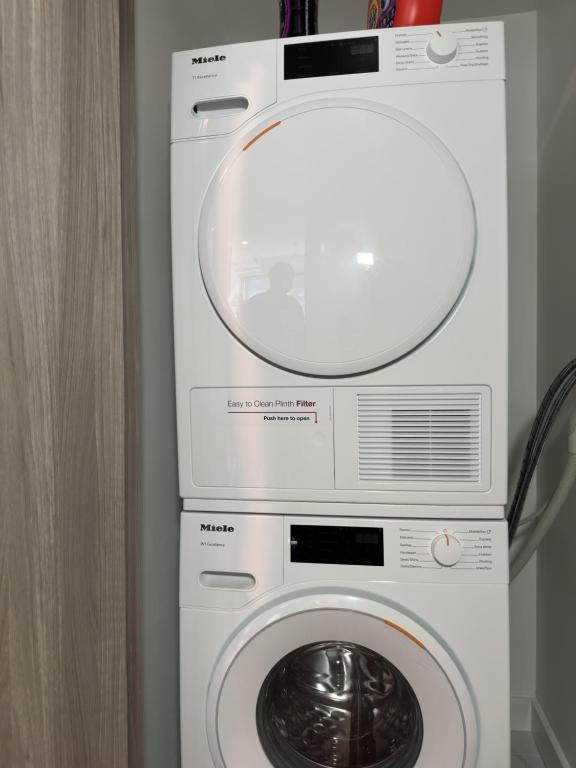 Entire Luxe Condo in Downtown Toronto