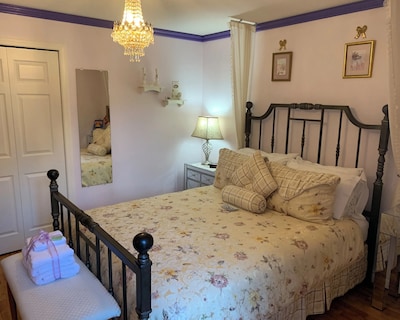 Alexandria House Bed & Breakfast