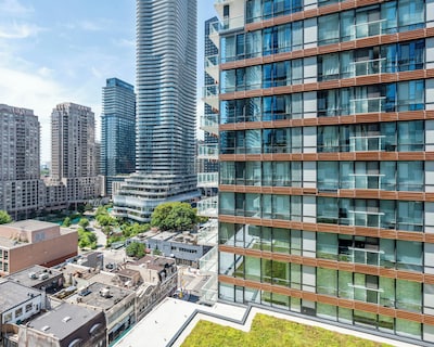 Teahouse Condos in Downtown Toronto