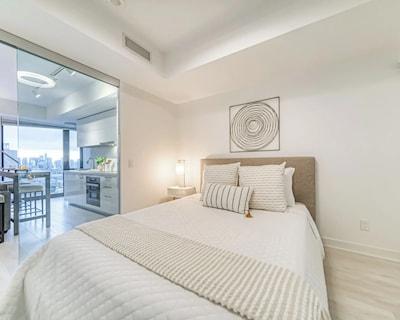 Yorkville Express Stays