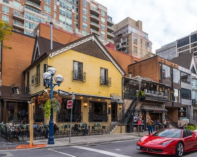 Holiday Inn Toronto Downtown Centre By Ihg