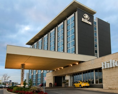 Hilton Toronto Airport Hotel & Suites