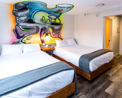 Crash Hotel Squamish