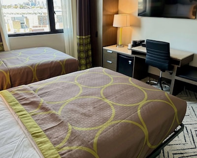 Super 8 by Wyndham Bronx Near Stadium