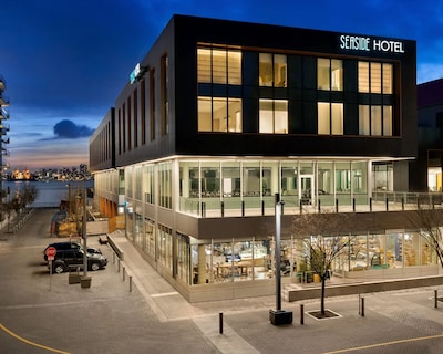 Seaside Hotel North Vancouver