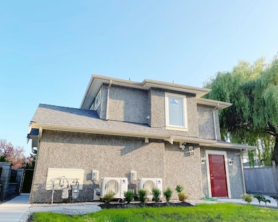 Luxurious & Bright 3bd House Near Ubc Beach And Dt