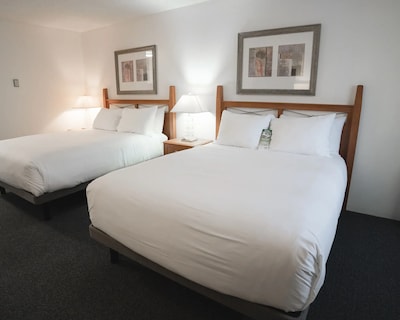 Robin Hood Inn & Suites