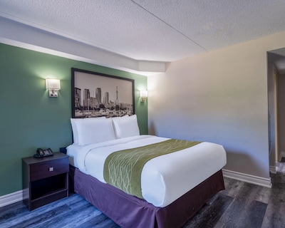 Super 8 by Wyndham Toronto East ON