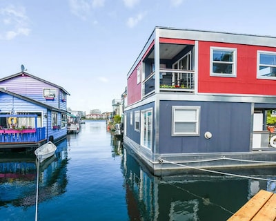 A Float Home B&B in Fisherman’s Wharf