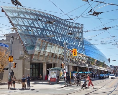 Casa Hotels McCaul – DT Suite Steps to AGO & OCAD