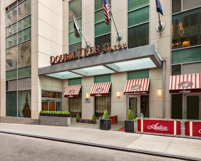 DoubleTree by Hilton New York Downtown
