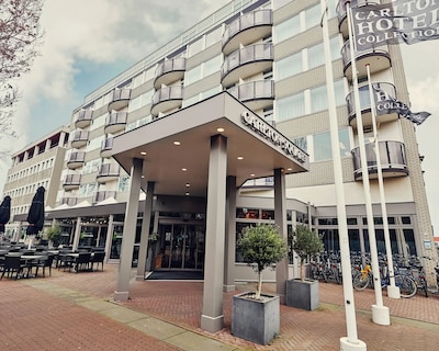 Carlton Square Hotel