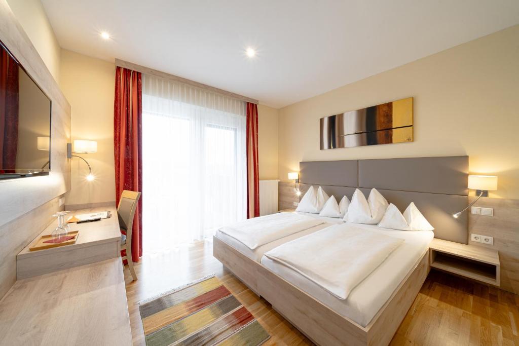 SCHACHENWALD Hotel & Restaurant I Free Parking