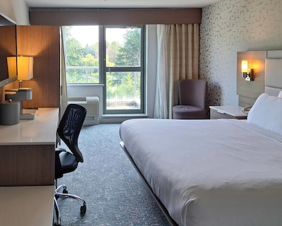 Comfort Hotel Vancouver Airport