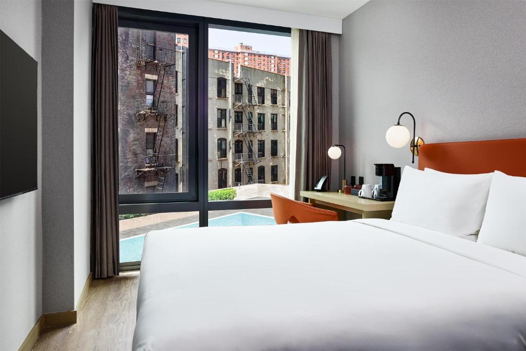 The George At Columbia Harlem, Tapestry Collection By Hilton