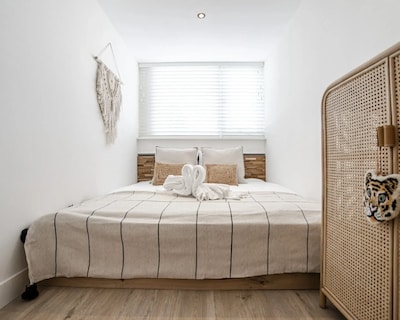 Yucca Beachhouse – Luxury Loft Apartment