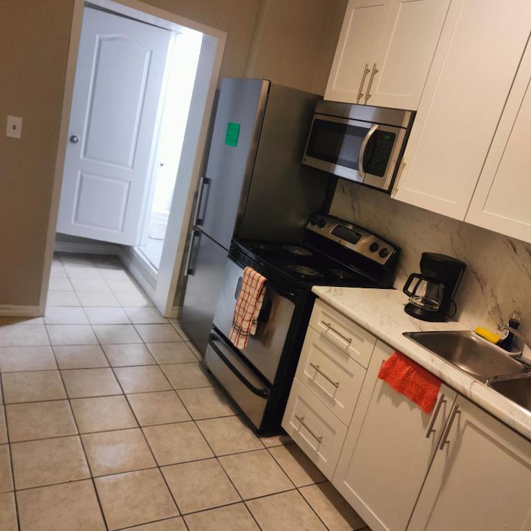 Bloor&Beyond- Free Wifi-Next to Subway Union Line