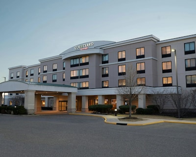 Courtyard Republic Airport Long Island/Farmingdale