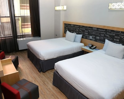 TRYP by Wyndham New York City Times Square / Midtown