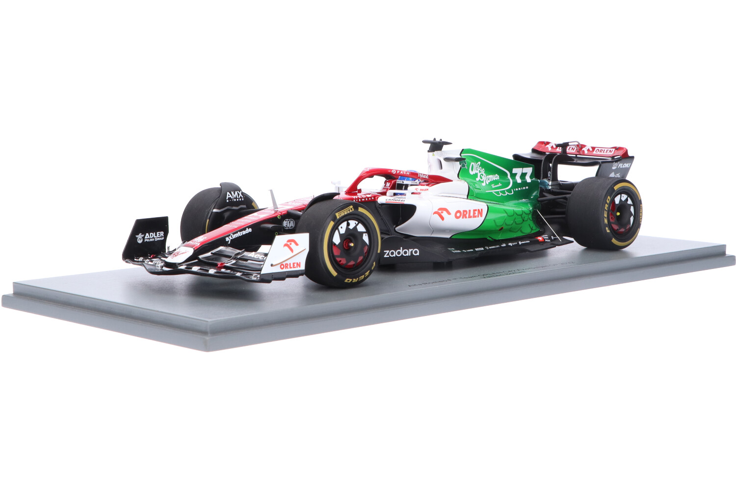 Alfa Romeo Racing C42 – Modelauto schaal 1:18