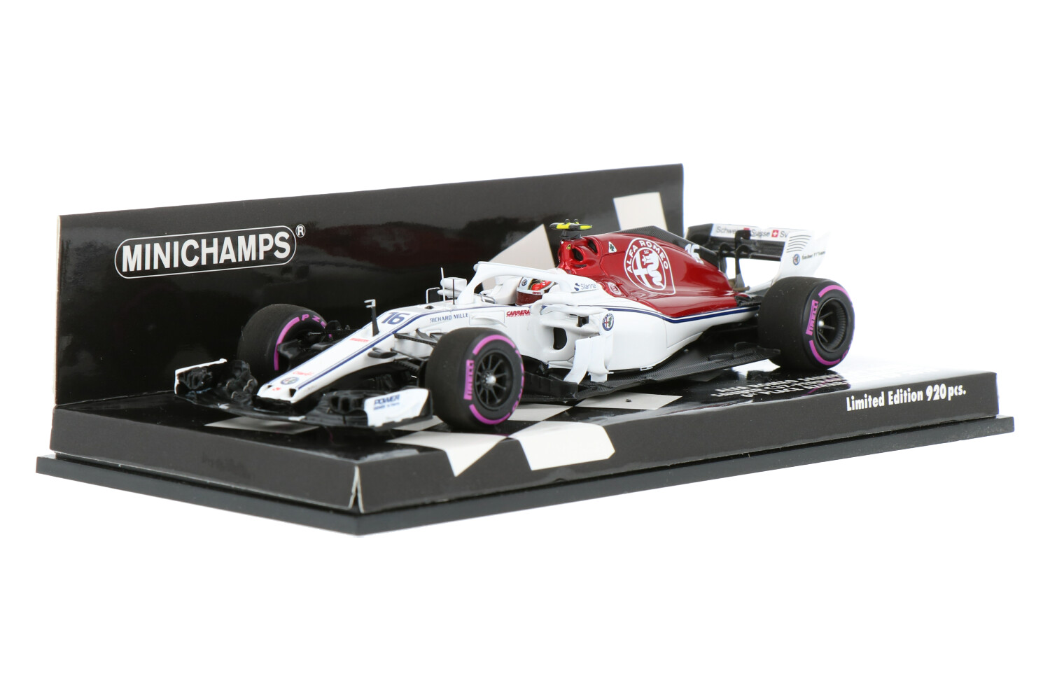 Sauber F1 Team C37 Ferrari – Modelauto schaal 1:43