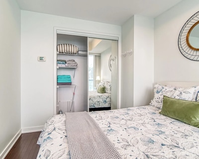 Applewood Suites – Downtown Toronto