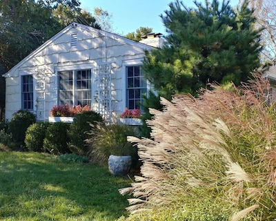 English Country In Southampton Village — No Car Needed