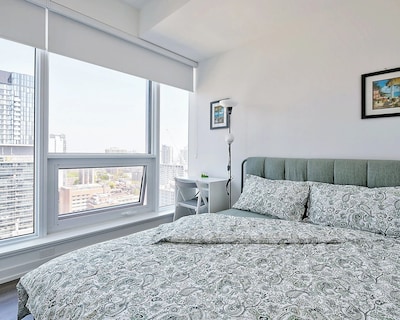 Downtown Toronto 2 Bedroom Luxury Condo