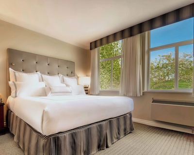 Granville Island Hotel