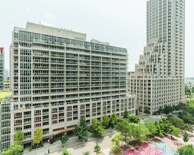 Cozy 2-bedroom Hotel With Ac And Wifi In Superb Toronto