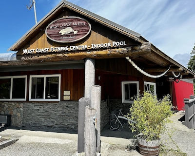 West Coast Motel on the Harbour