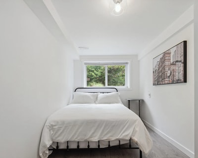 2 Bedroom Farmhouse Guest Suite! Minutes To Many Local Attractions