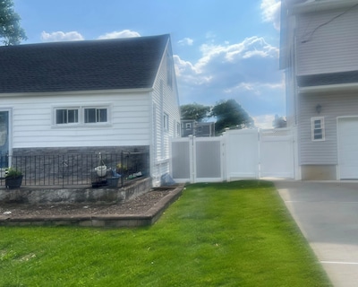 Charming apartment with AC in West Hempstead