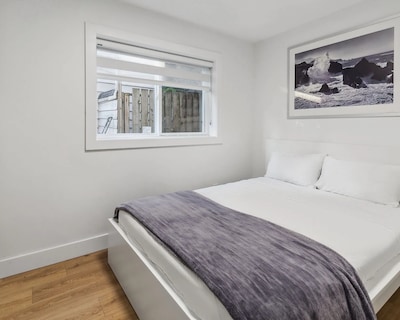 Family Retreat | Hot Tub Fire Pit Outdoor Theater & Games