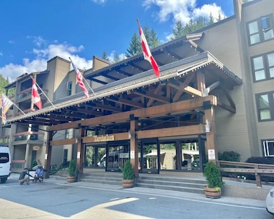 Tantalus Boutique Lodge Mountain Ski Suite