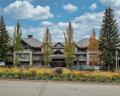 Glacier Lodge Premiere Suite
