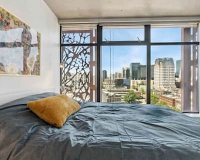 Luxury 1br Condo Downtown Vancouver!