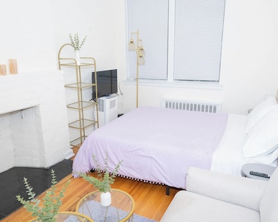 Stylish East Village Apartment12 close to Union Square Steps from NYC Best Restaurants & Shops