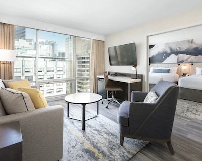 Delta Hotels Vancouver Downtown Suites