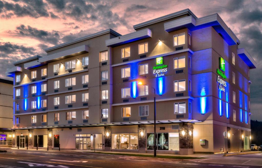 Holiday Inn Express & Suites Victoria-Colwood by IHG