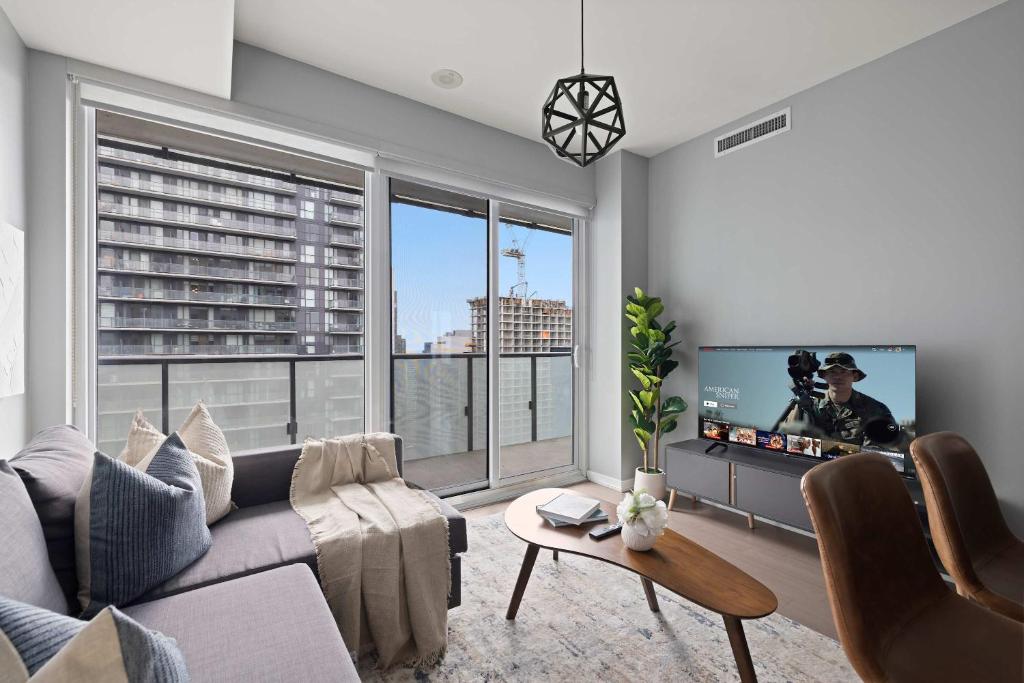 Chic 1-Bedroom Downtown Toronto Getaway