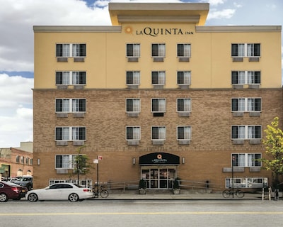 La Quinta Inn & Suites by Wyndham Brooklyn Downtown