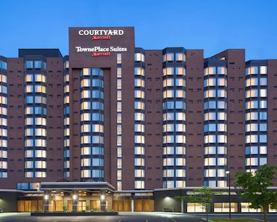 Holiday Inn Express & Suites Toronto – Markham