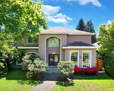 Great Location Spacious Space Two King Bed Fully Equipped Kitchen Beautiful Home