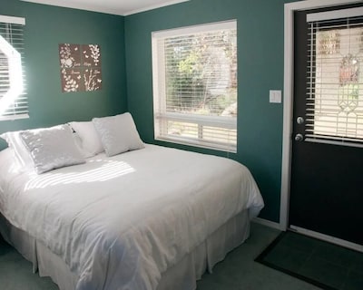 Oceanview Guest Suite with Large 2 Person Soaker Tub