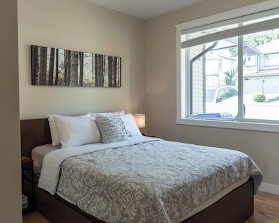 Upstairs Suite In Nanaimo Spacious 3-bed Hideaway