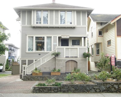 Fisher House Victoria Bed and Breakfast