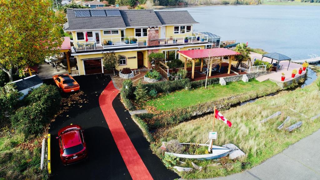 Birds of a Feather Victoria Oceanfront Studio Suites