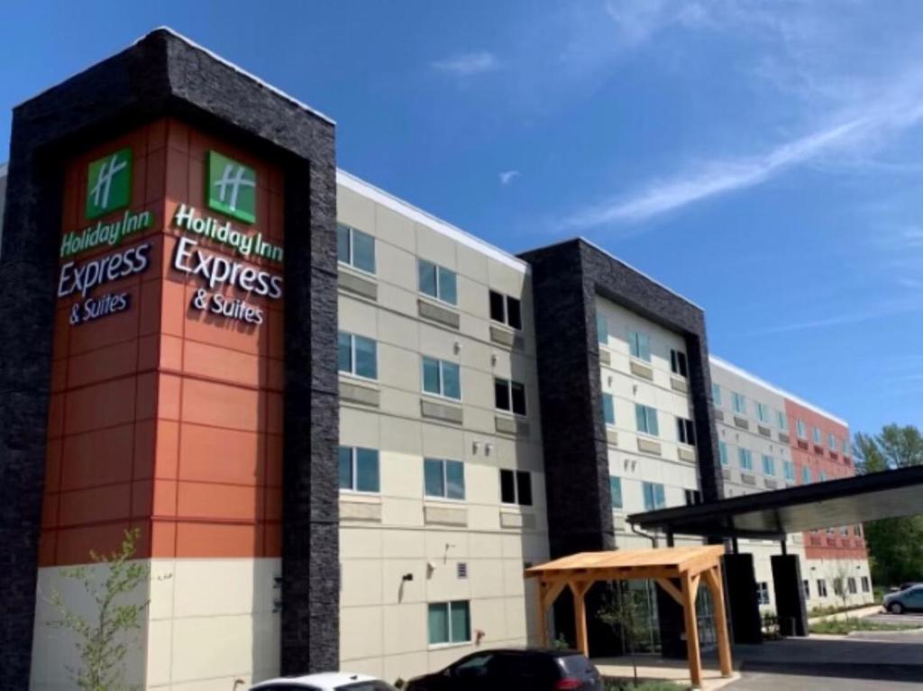 Holiday Inn Express & Suites Courtenay – Comox by IHG