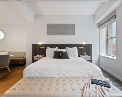 17john: Grand King Studio Apartment